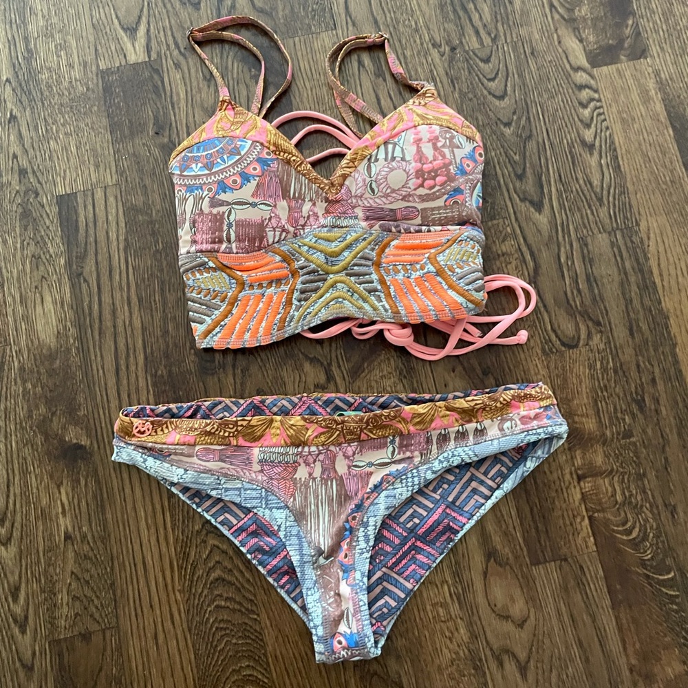 Maaji Two Piece  (medium top & large  bottom)